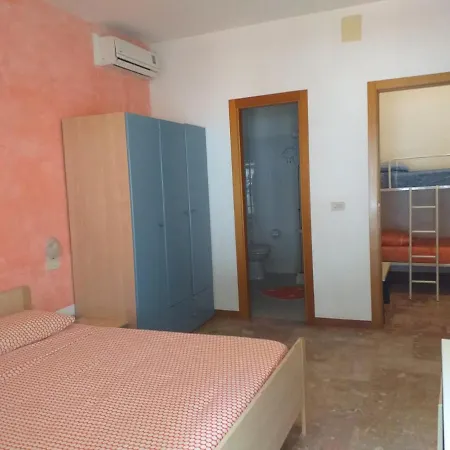 Spacious Double Room A Stone Throw From The Sea Пинето