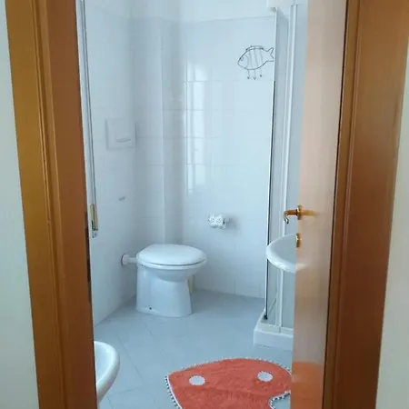 Гостевой дом Spacious Double Room A Stone Throw From The Sea