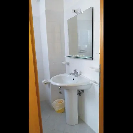 Bed & Breakfast Spacious Double A Stone Throw From The Sea