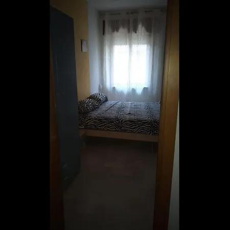 Spacious Double Room A Stone Throw From The Sea Гостевой дом *