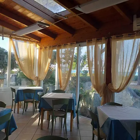 Spacious Double A Stone Throw From The Sea 3* Pineto