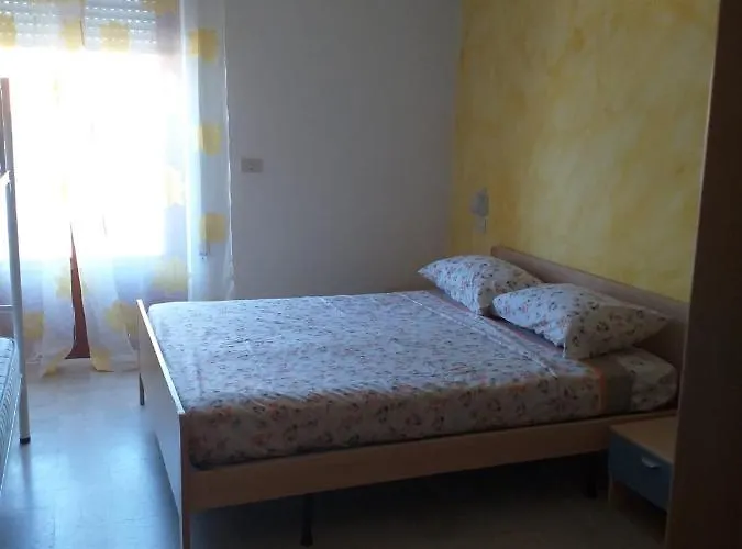 Spacious Double A Stone Throw From The Sea Oda ve Kahvaltı Pineto