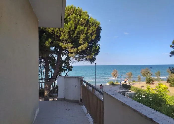 Spacious Double A Stone Throw From The Sea Oda ve Kahvaltı Pineto