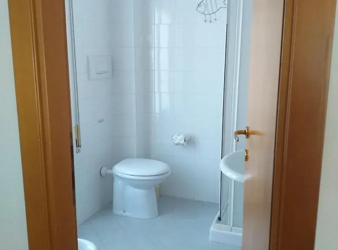 Bed & Breakfast Spacious Double A Stone Throw From The Sea