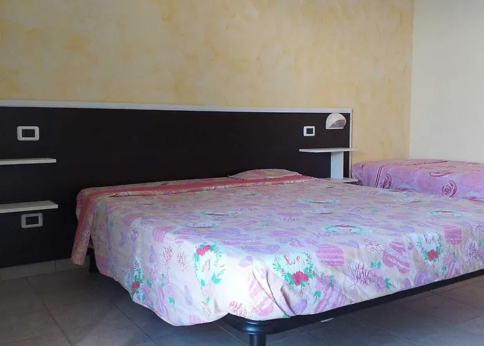 Spacious Double A Stone Throw From The Sea Oda ve Kahvaltı